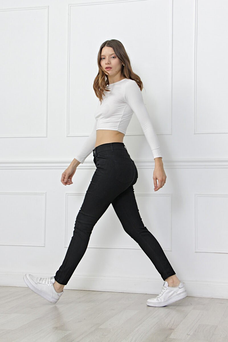 Skinny Isadora